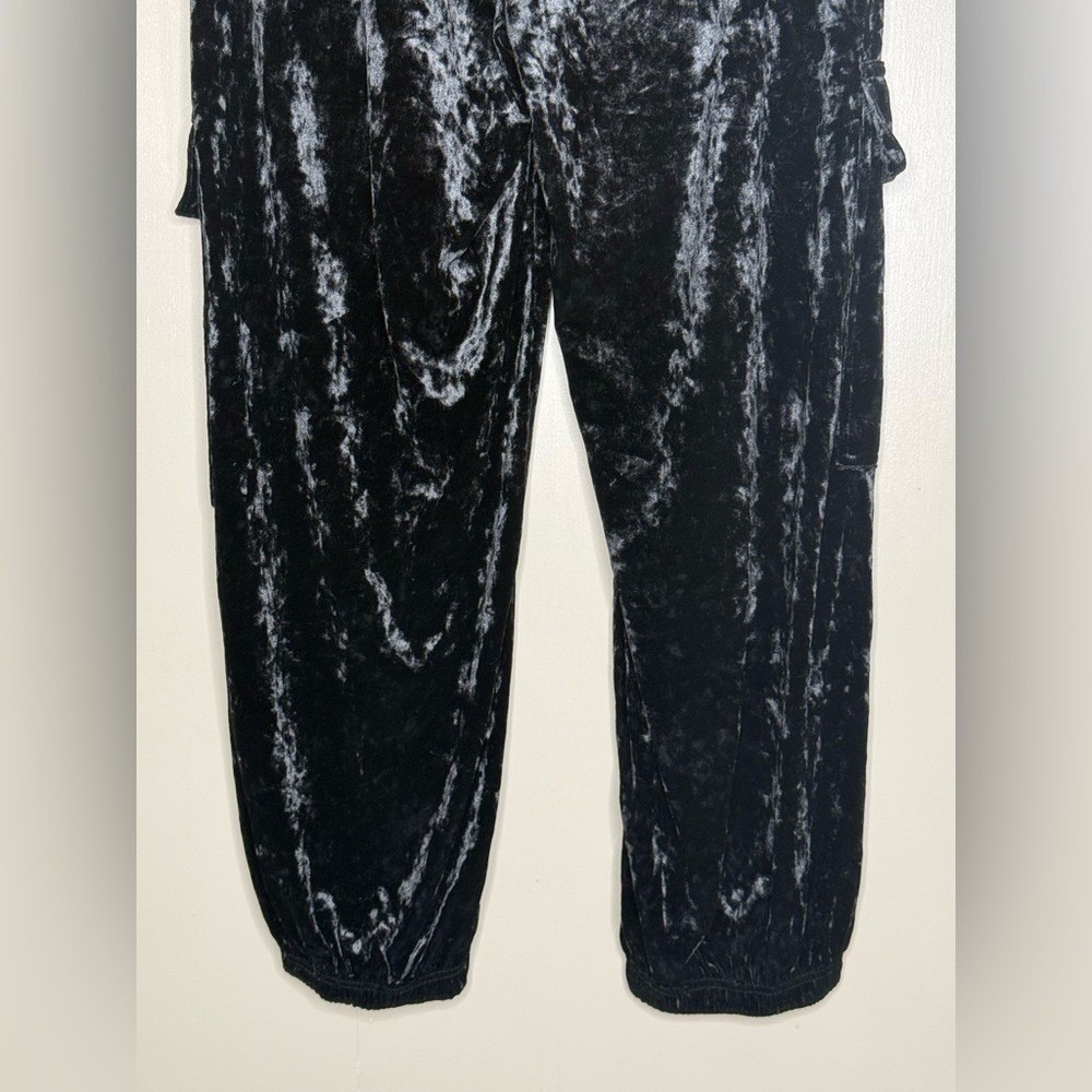 Jessica Simpson Black Crushed Velvet Cargo Joggers Women's M Y2K Streetwear - Picture 7 of 9